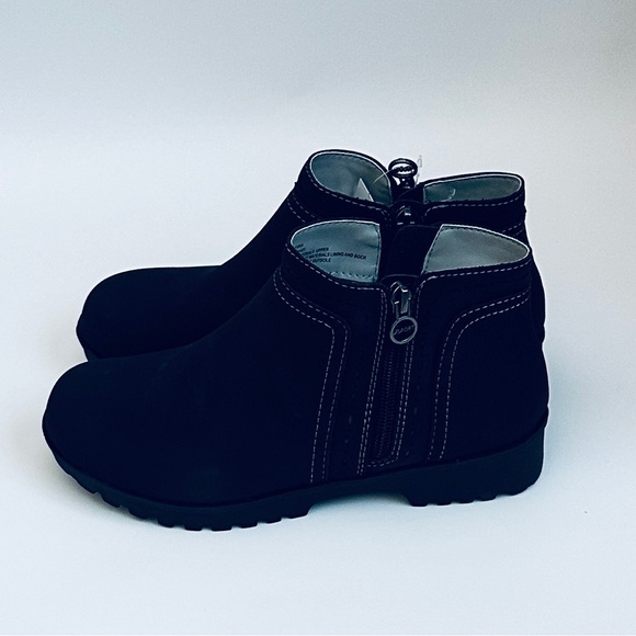 J Sport | Shoes - Picture 2 of 3